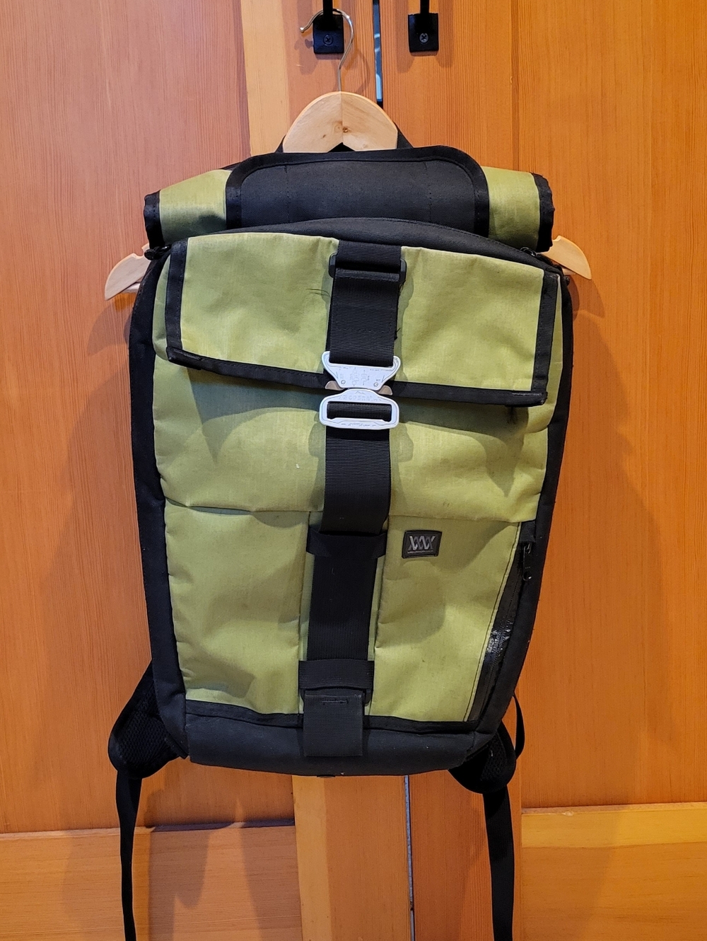 Mission Workshop Rambler Green and Black Men's Backpack